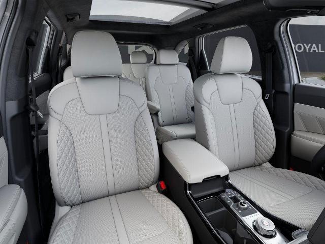2025 Kia Sorento Hybrid Vehicle Photo in Tucson, AZ 85712