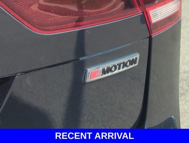 2020 Volkswagen Tiguan Vehicle Photo in Merrillville, IN 46410