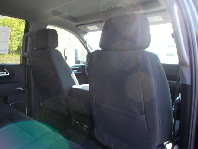 2025 GMC Sierra 2500 HD Vehicle Photo in LOWELL, MA 01852-4336