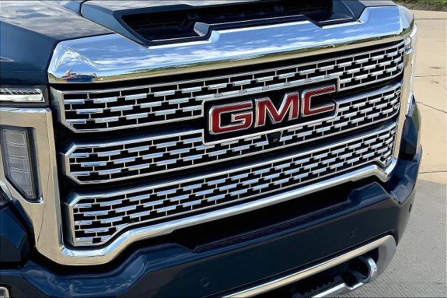 2022 GMC Sierra 2500 HD Vehicle Photo in TOPEKA, KS 66609-0000
