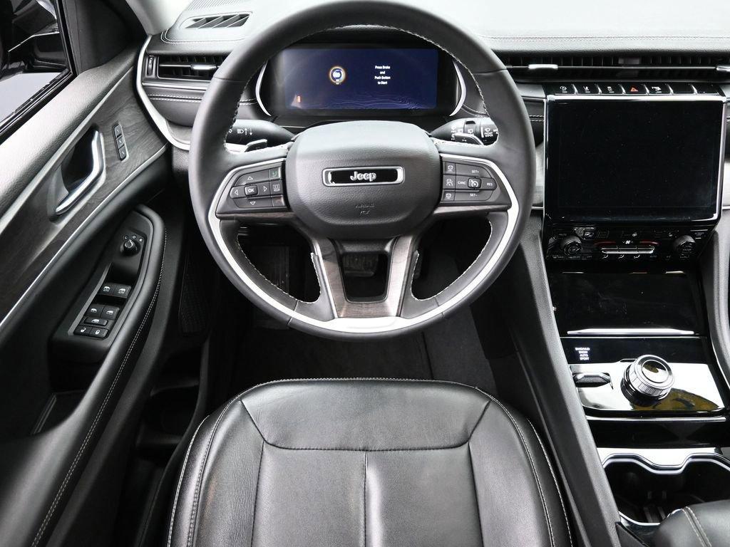 2023 Jeep Grand Cherokee L Vehicle Photo in Cedar Rapids, IA 52402