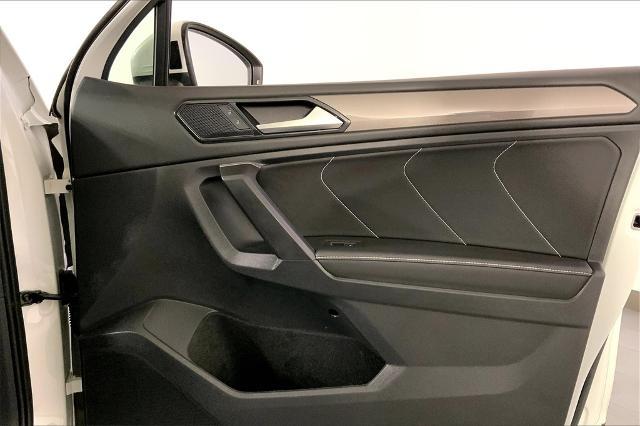 2023 Volkswagen Tiguan Vehicle Photo in Lees Summit, MO 64086