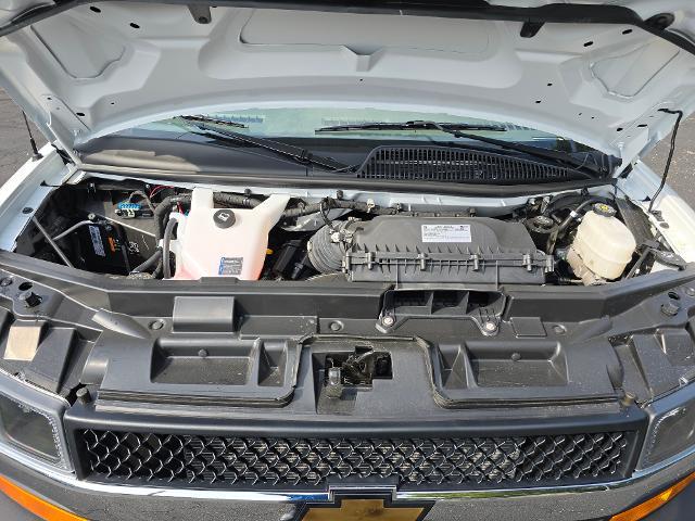 2025 Chevrolet Express Commercial Cutaway Vehicle Photo in INDEPENDENCE, MO 64055-1314