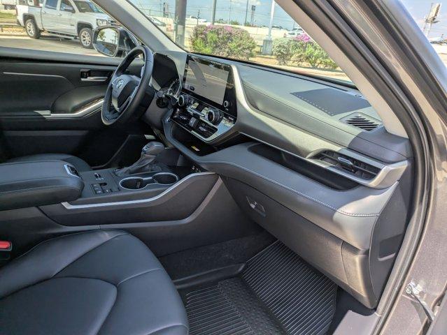 2024 Toyota Highlander Vehicle Photo in SELMA, TX 78154-1459