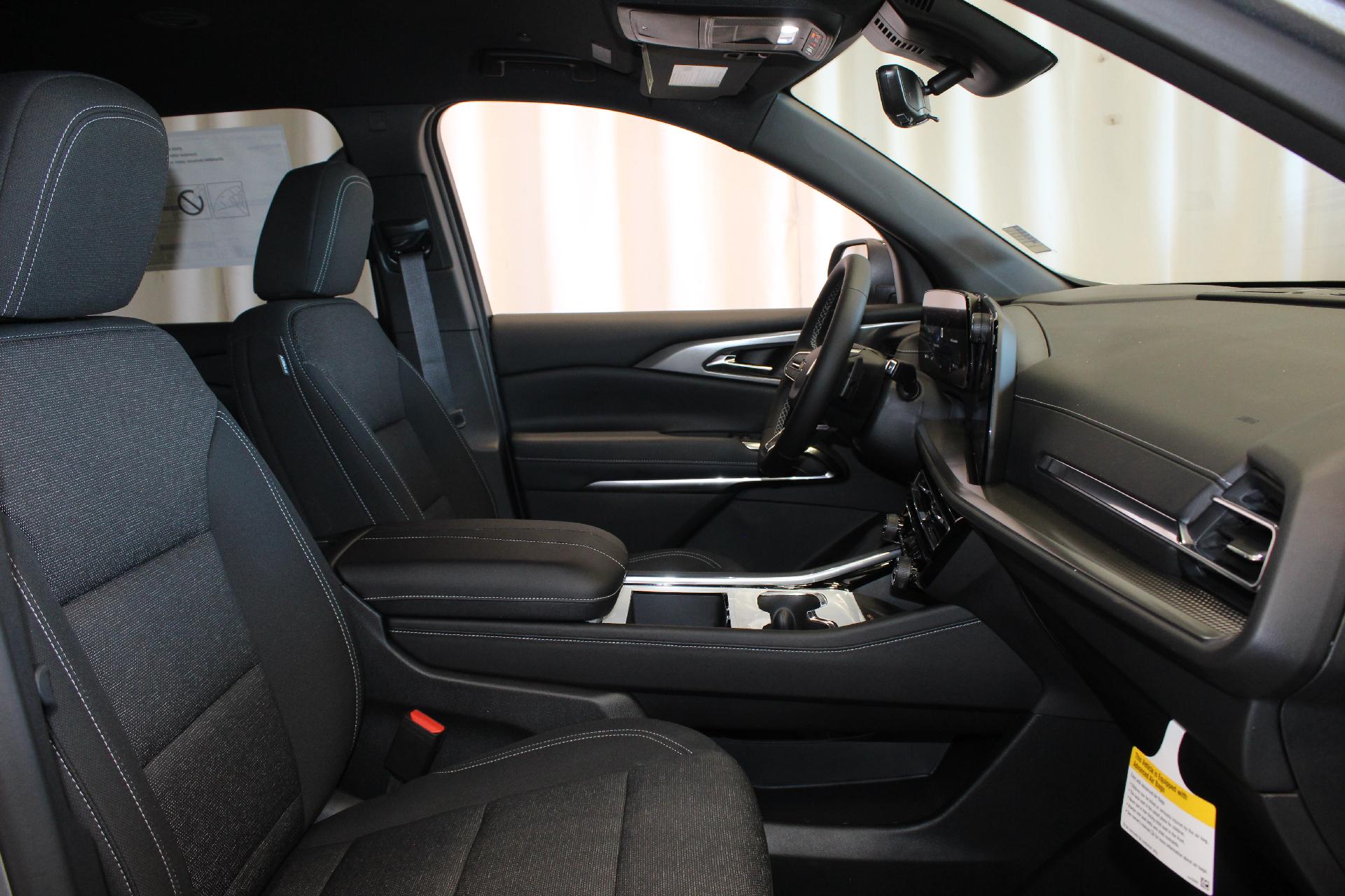 2026 Chevrolet Traverse Vehicle Photo in NORTHAMPTON, MA 01060-1120