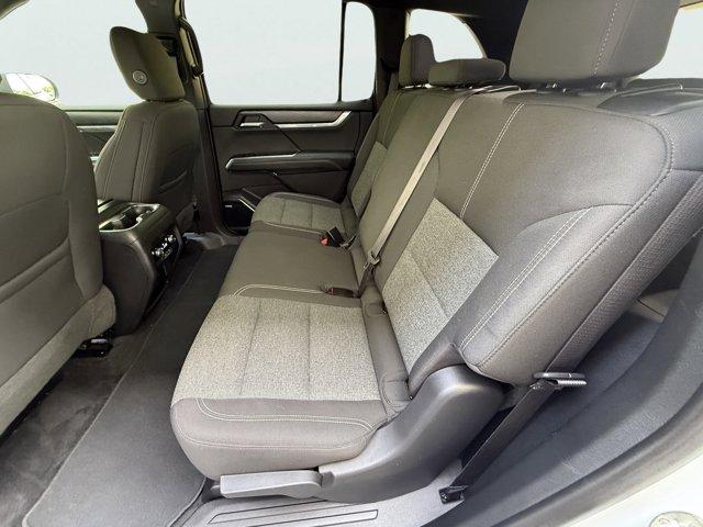 2025 GMC Acadia Vehicle Photo in LEOMINSTER, MA 01453-2952