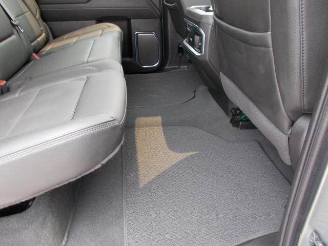 2024 GMC Sierra 1500 Vehicle Photo in LOWELL, MA 01852-4336