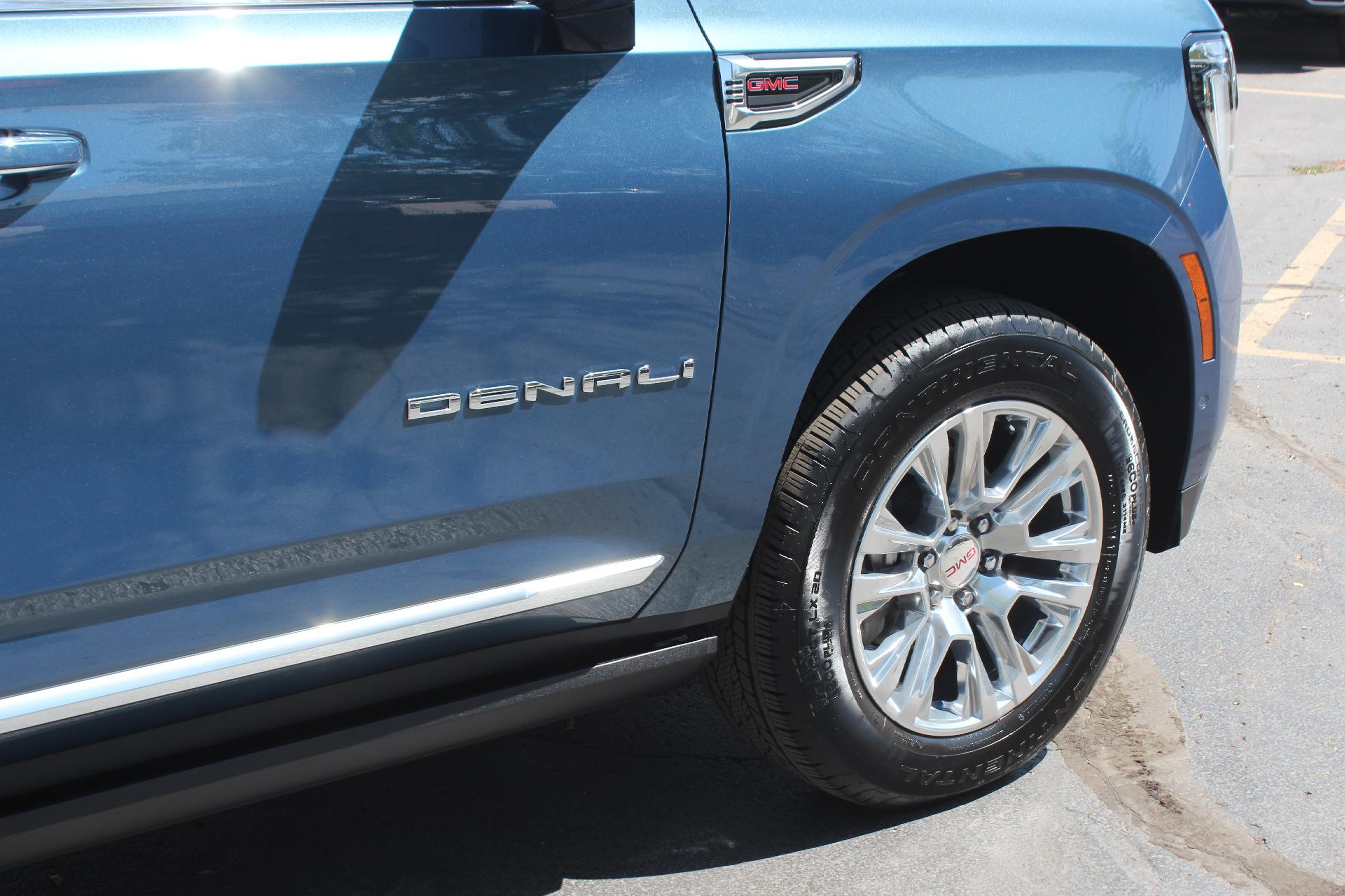 2025 GMC Yukon Vehicle Photo in AURORA, CO 80012-4011