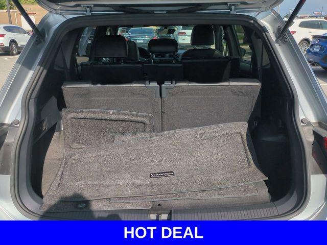 2021 Volkswagen Tiguan Vehicle Photo in Merrillville, IN 46410