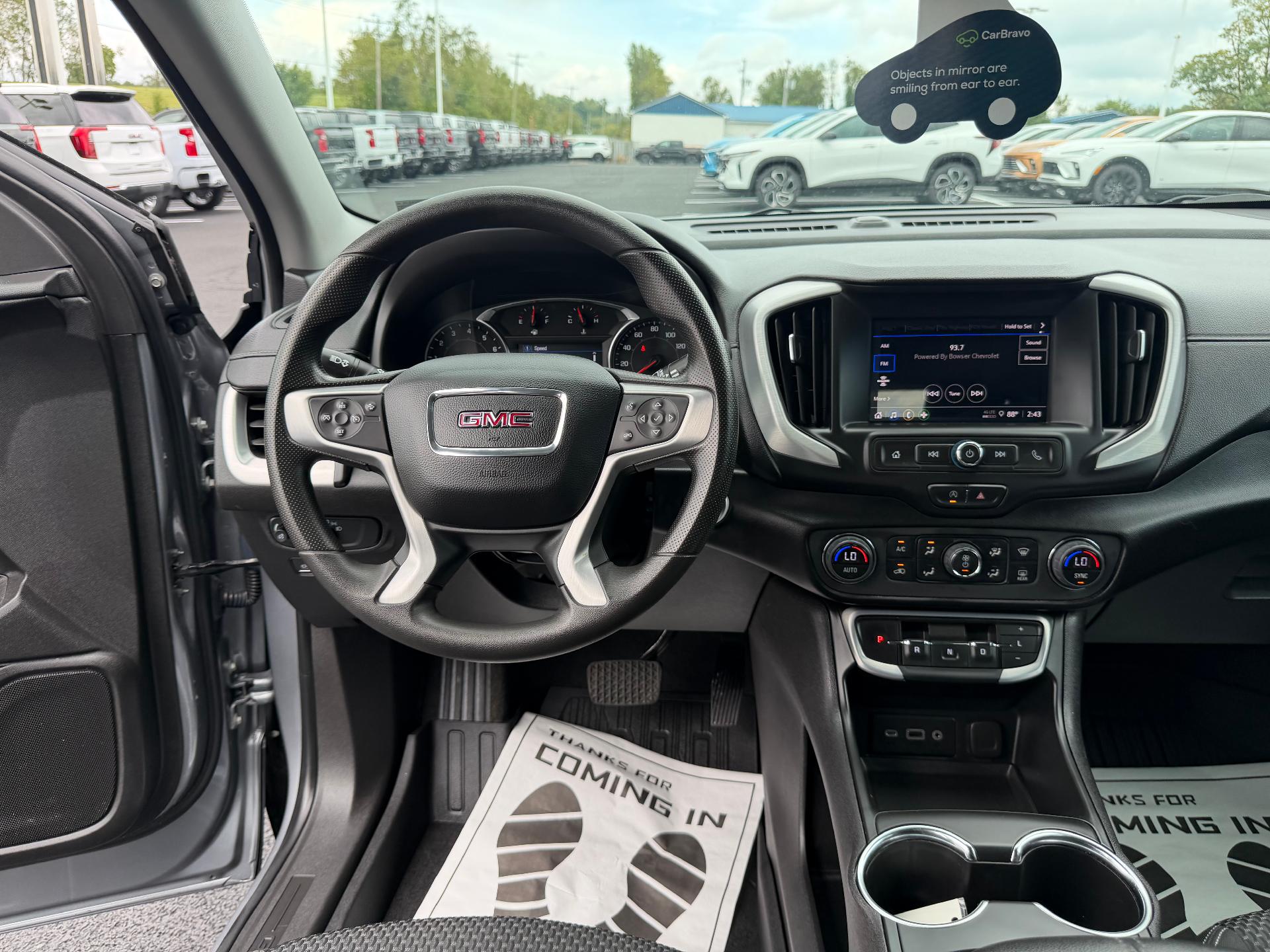 2024 GMC Terrain photo 20 of 36