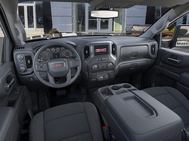 2025 GMC Sierra 3500 HD Chassis Cab Vehicle Photo in DANBURY, CT 06810-5034