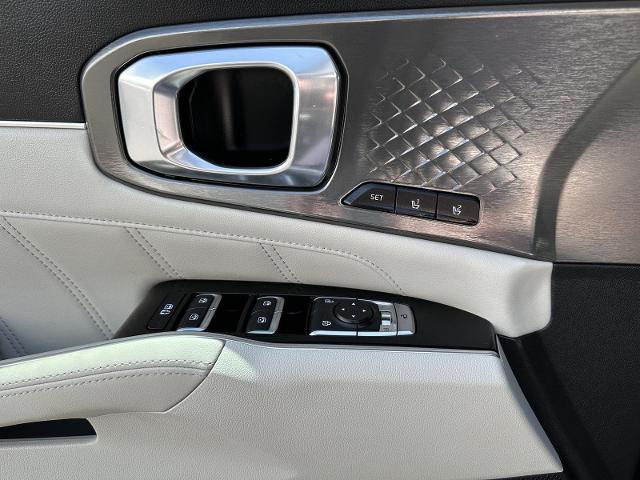 2022 Kia Sorento Plug-In Hybrid Vehicle Photo in Tucson, AZ 85712