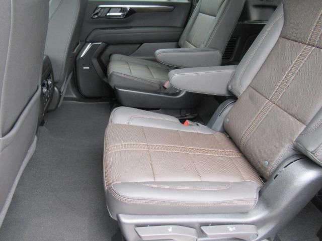 2025 Chevrolet Suburban Vehicle Photo in LEESBURG, FL 34788-4022