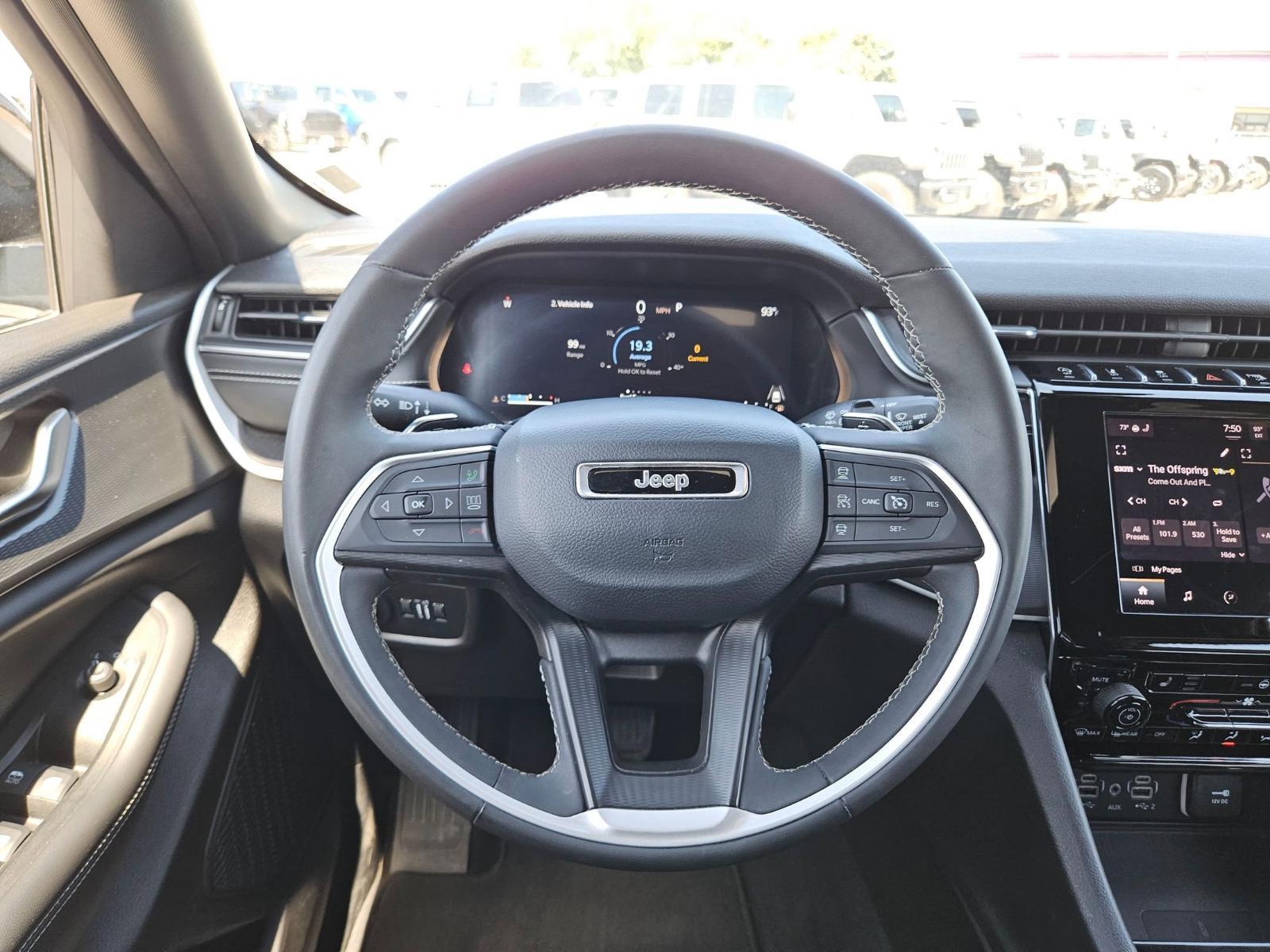2023 Jeep Grand Cherokee Vehicle Photo in Seguin, TX 78155