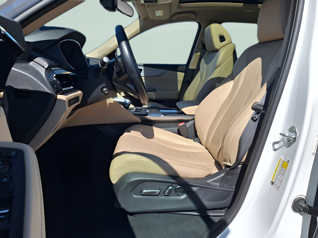 2022 Acura MDX photo 13 of 37