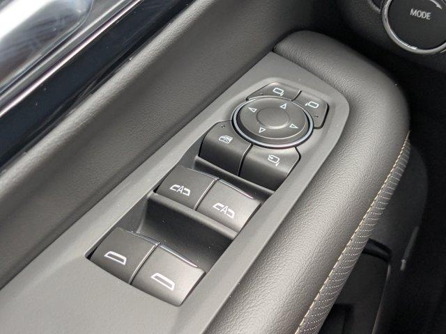 2025 Chevrolet Suburban Vehicle Photo in BRUNSWICK, GA 31525-1881