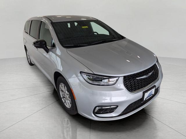 2026 Chrysler Pacifica Vehicle Photo in Neenah, WI 54956
