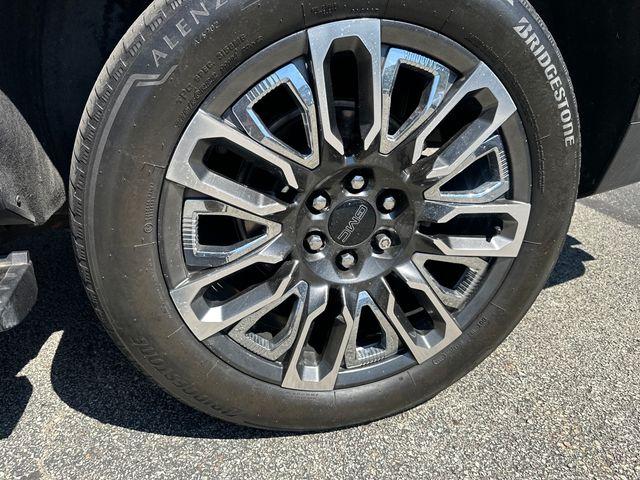 2023 GMC Yukon XL Vehicle Photo in Pleasant Hills, PA 15236