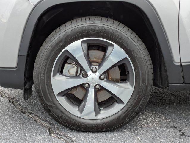 2019 Jeep Cherokee Vehicle Photo in BRUNSWICK, GA 31525-1881