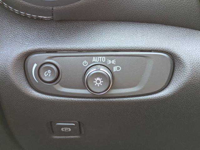 2025 Chevrolet Blazer Vehicle Photo in BRUNSWICK, GA 31525-1881