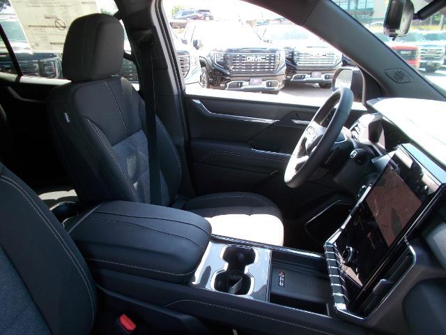 2026 GMC Acadia Vehicle Photo in LOWELL, MA 01852-4336