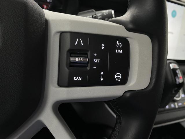 2025 Defender Vehicle Photo in Appleton, WI 54913