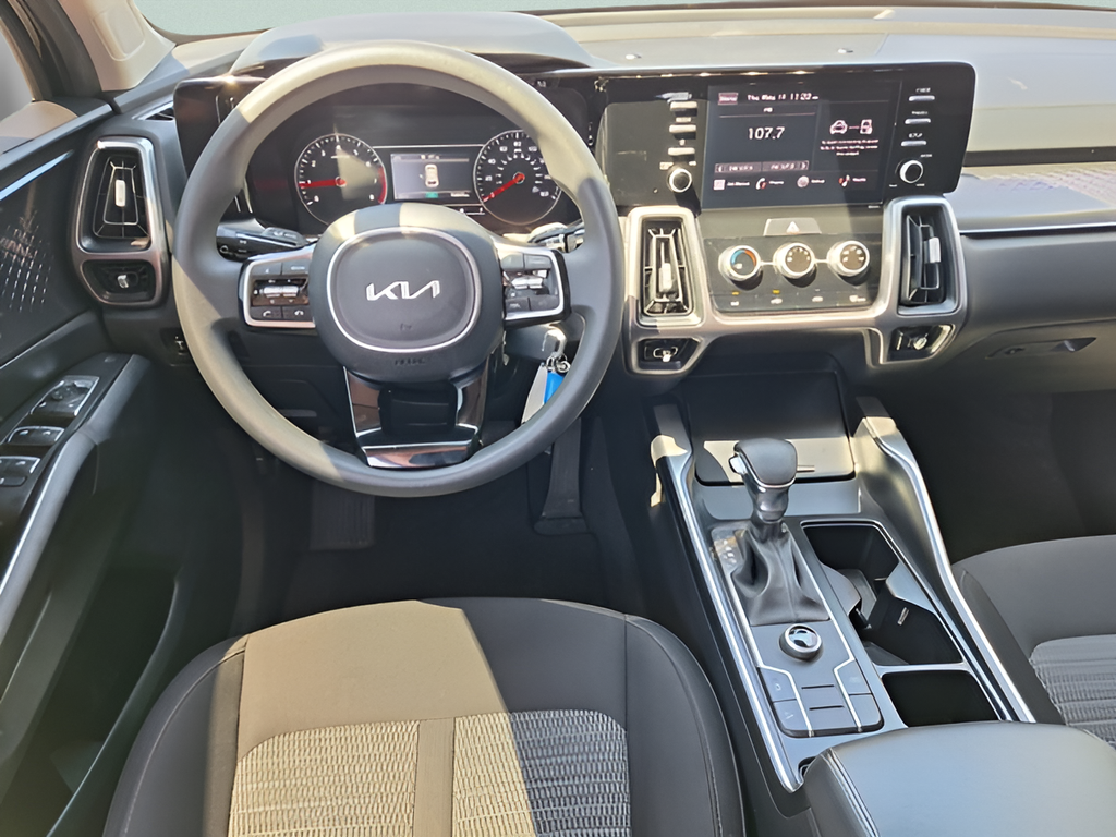 2023 Kia Sorento LX - 8