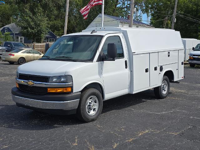 2025 Chevrolet Express Commercial Cutaway Vehicle Photo in INDEPENDENCE, MO 64055-1314