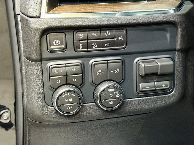 2026 Chevrolet Suburban Vehicle Photo in EVERETT, WA 98203-5662