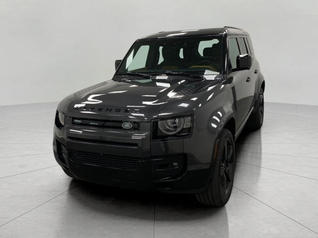 2024 Defender Vehicle Photo in Neenah, WI 54956