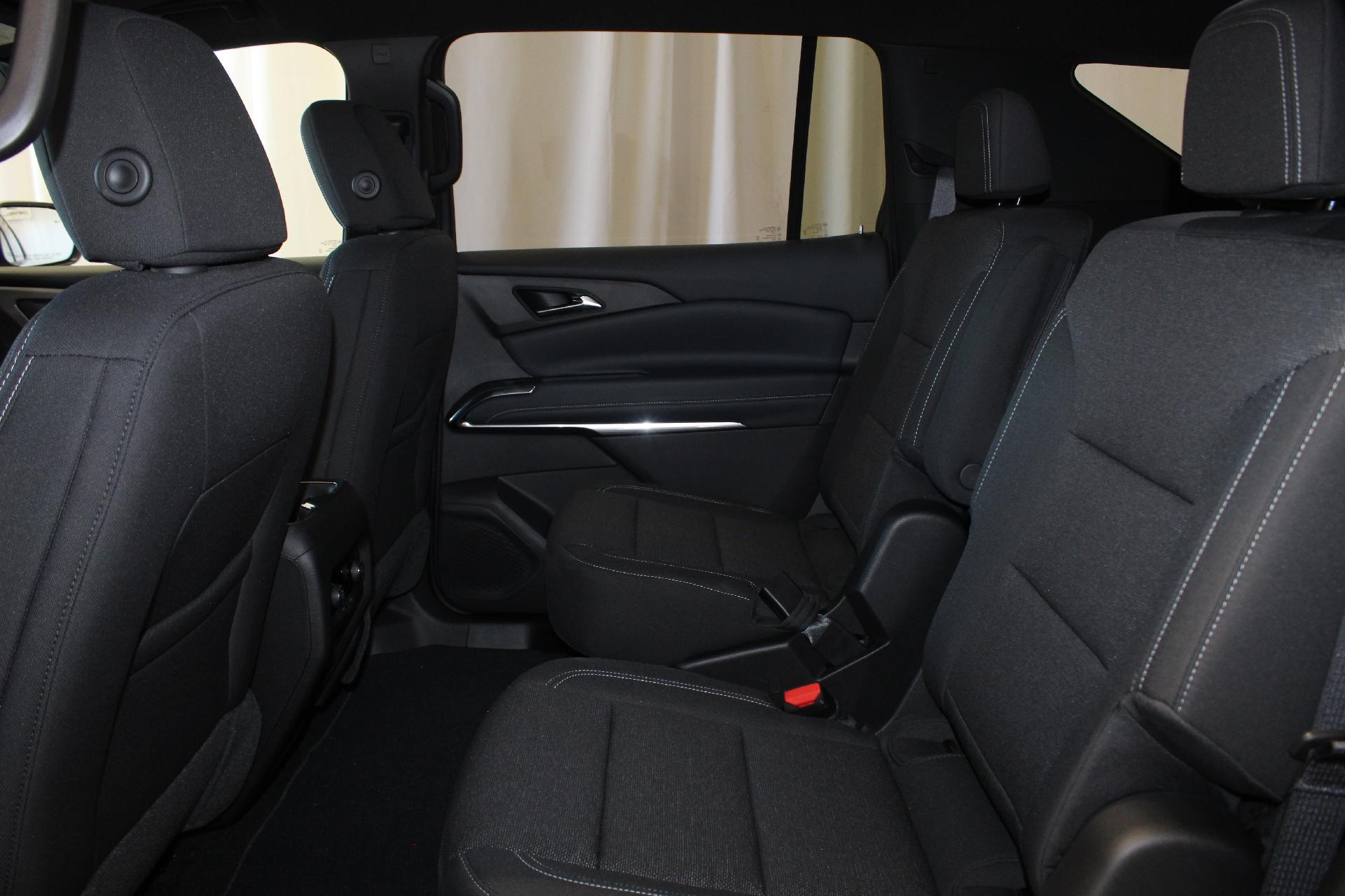 2026 Chevrolet Traverse Vehicle Photo in NORTHAMPTON, MA 01060-1120