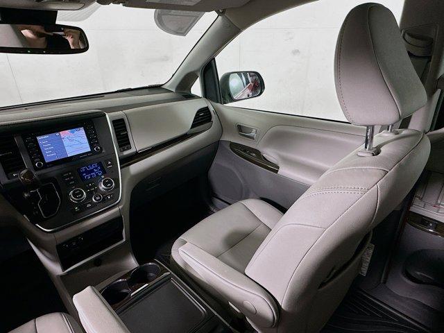 2019 Toyota Sienna Vehicle Photo in Flemington, NJ 08822