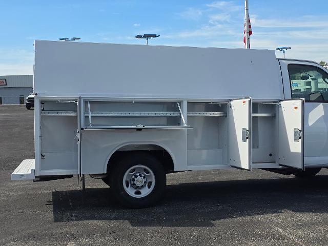 2025 Chevrolet Express Commercial Cutaway Vehicle Photo in INDEPENDENCE, MO 64055-1314