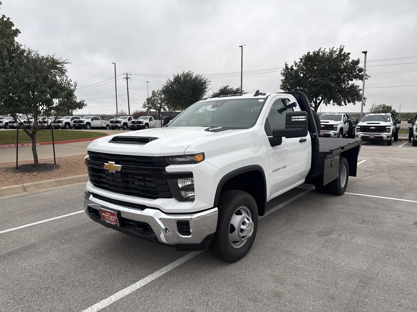 2025 Chevrolet Silverado 3500 HD Chassis Cab Vehicle Photo in GEORGETOWN, TX 78626-7508