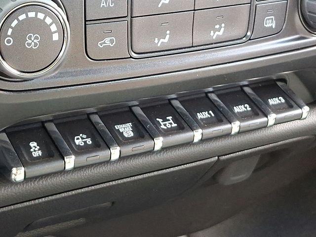 2024 Chevrolet Silverado 5500 HD Vehicle Photo in DANBURY, CT 06810-5034