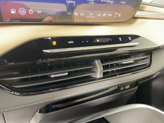 2025 Buick Enclave Vehicle Photo in GILBERT, AZ 85297-0402