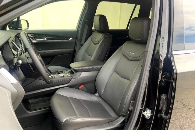 2025 Cadillac XT6 Vehicle Photo in KANSAS CITY, MO 64114-4545