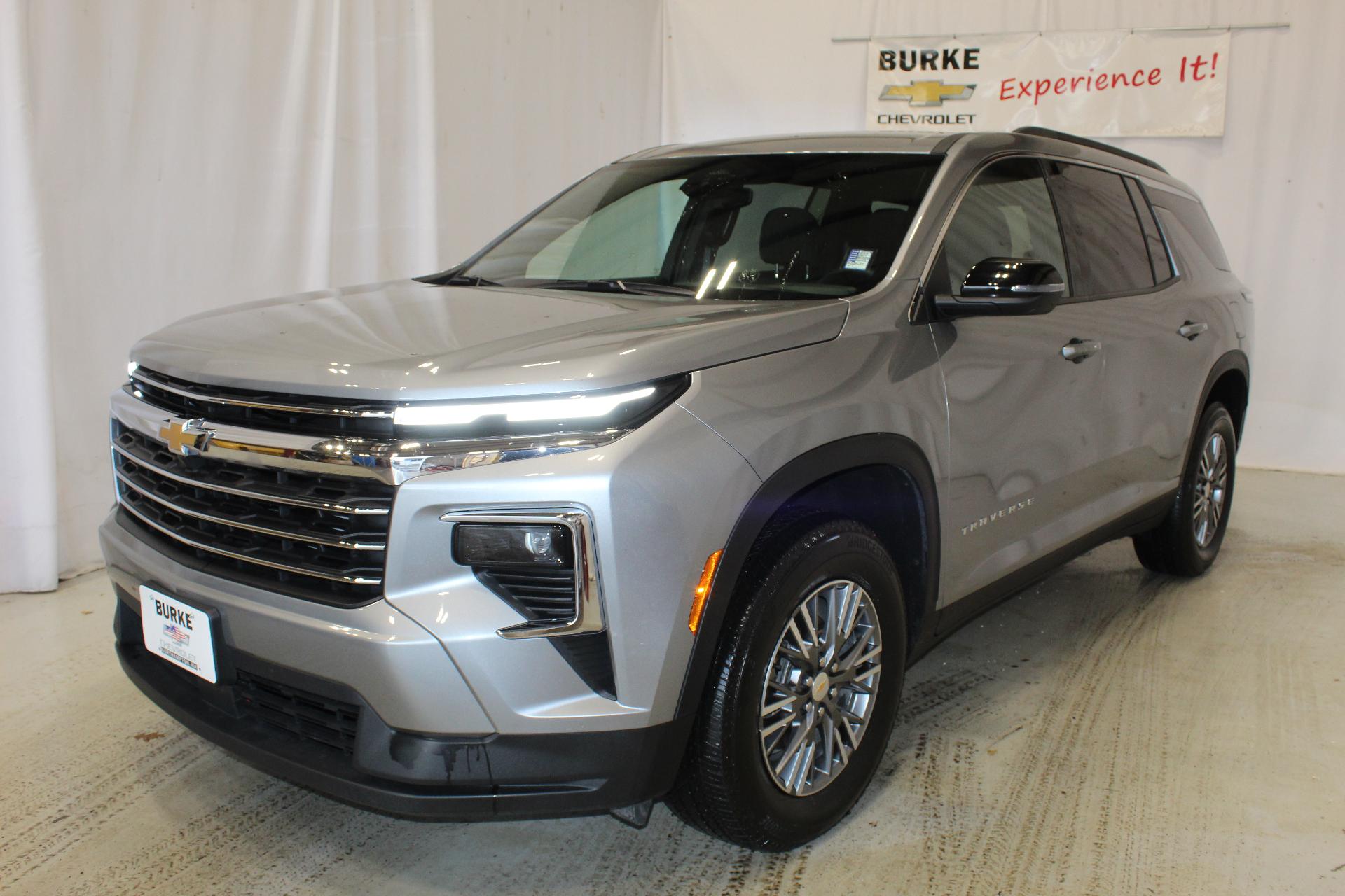 2025 Chevrolet Traverse Vehicle Photo in NORTHAMPTON, MA 01060-1120