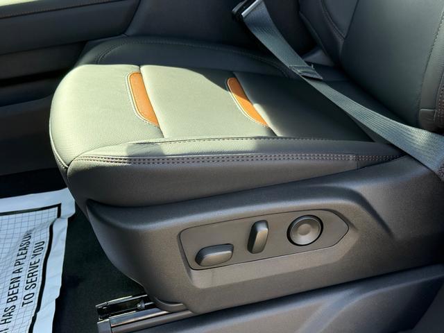 2025 GMC Sierra 2500 HD Vehicle Photo in COLUMBIA, MO 65203-3903