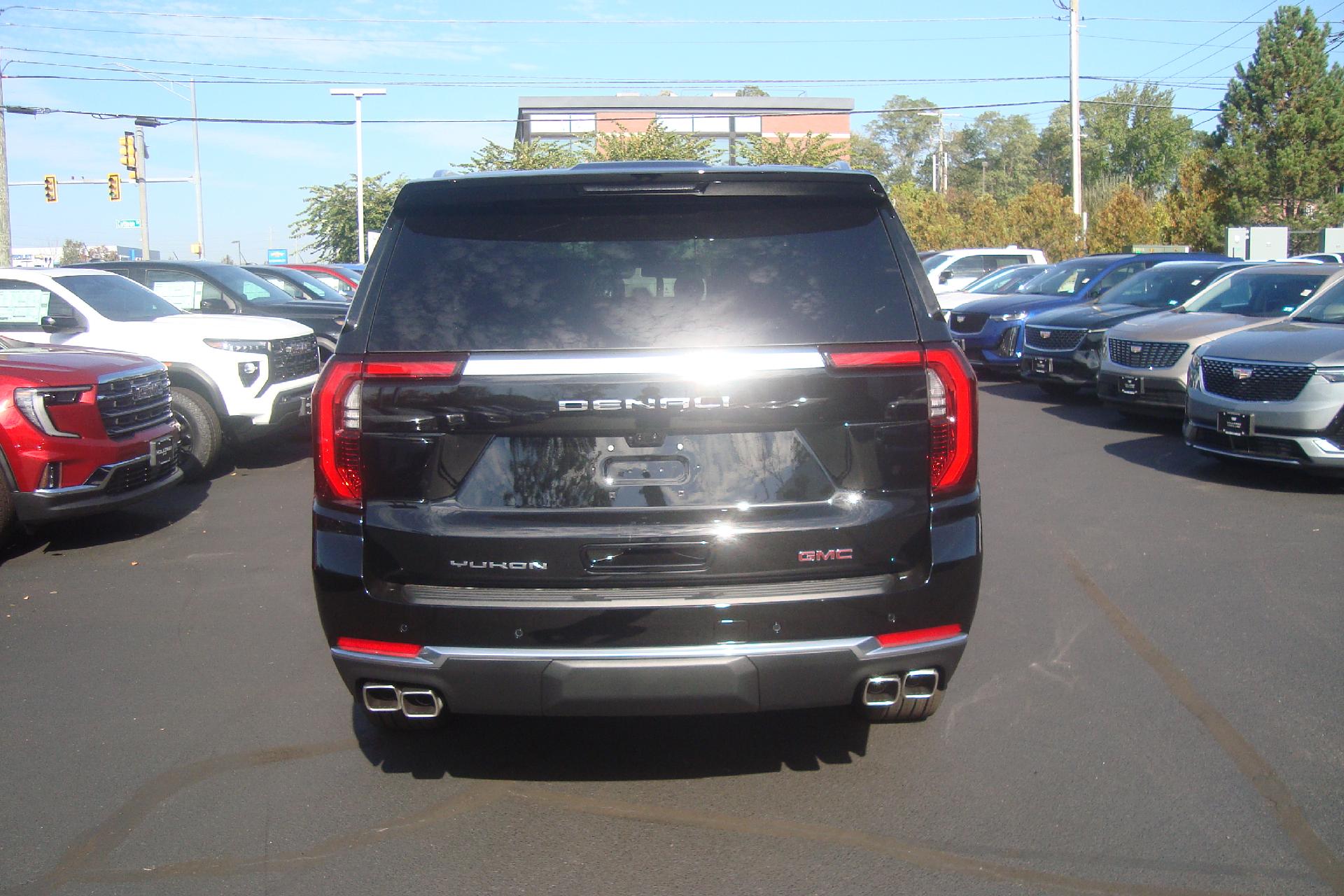 2025 GMC Yukon XL Vehicle Photo in PORTSMOUTH, NH 03801-4196