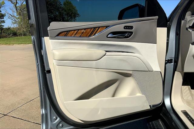 2023 Cadillac Escalade Vehicle Photo in TOPEKA, KS 66609-0000