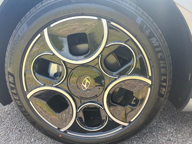 2024 Hyundai IONIQ 5 Vehicle Photo in Brunswick, GA 31525