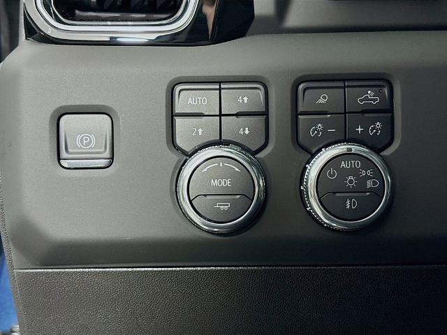 2025 GMC Sierra 3500 HD Vehicle Photo in PUYALLUP, WA 98371-4149