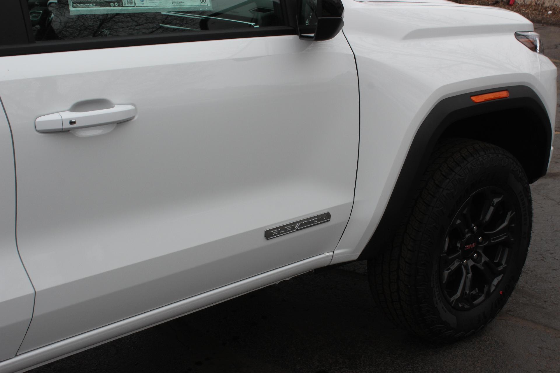 2025 GMC Canyon Vehicle Photo in AURORA, CO 80012-4011