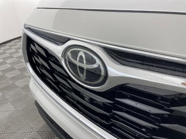 2024 Toyota Highlander Vehicle Photo in GILBERT, AZ 85297-0402