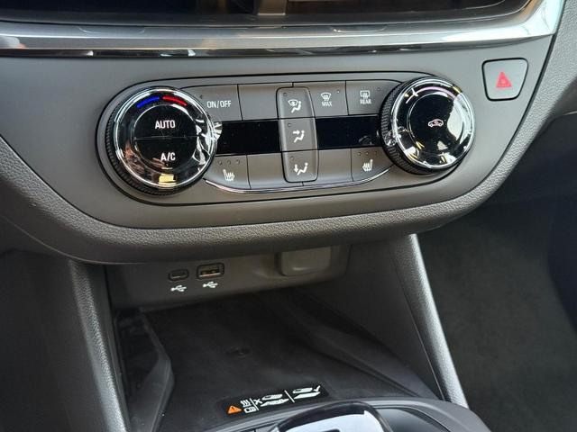 2026 Buick Envista Vehicle Photo in COLUMBIA, MO 65203-3903