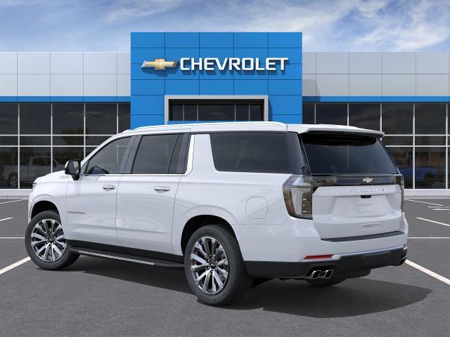 2026 Chevrolet Suburban photo 3 of 31