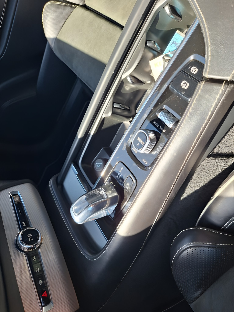 2017 Volvo XC90 photo 14 of 33