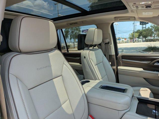 2021 GMC Yukon XL Vehicle Photo in SELMA, TX 78154-1459