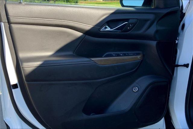 2023 GMC Acadia Vehicle Photo in TOPEKA, KS 66609-0000